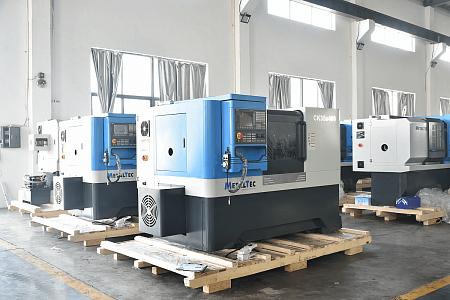 Токарный станок c ЧПУ с горизонтальной станиной MetalTec CK 35x400 купить в Новосибирске - rodan.ru