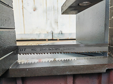 MetalTec BS 300 CZ ленточнопильный станок c поворотом пильного модуля под углом 45 - 90°