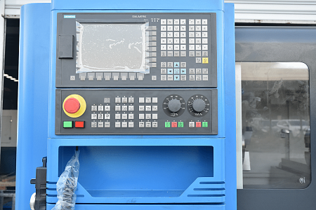 Токарный станок c ЧПУ с горизонтальной станиной MetalTec CK 35x400 купить в Новосибирске - rodan.ru