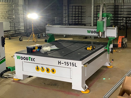 Фрезерный станок с ЧПУ по дереву WoodTec H 1515L